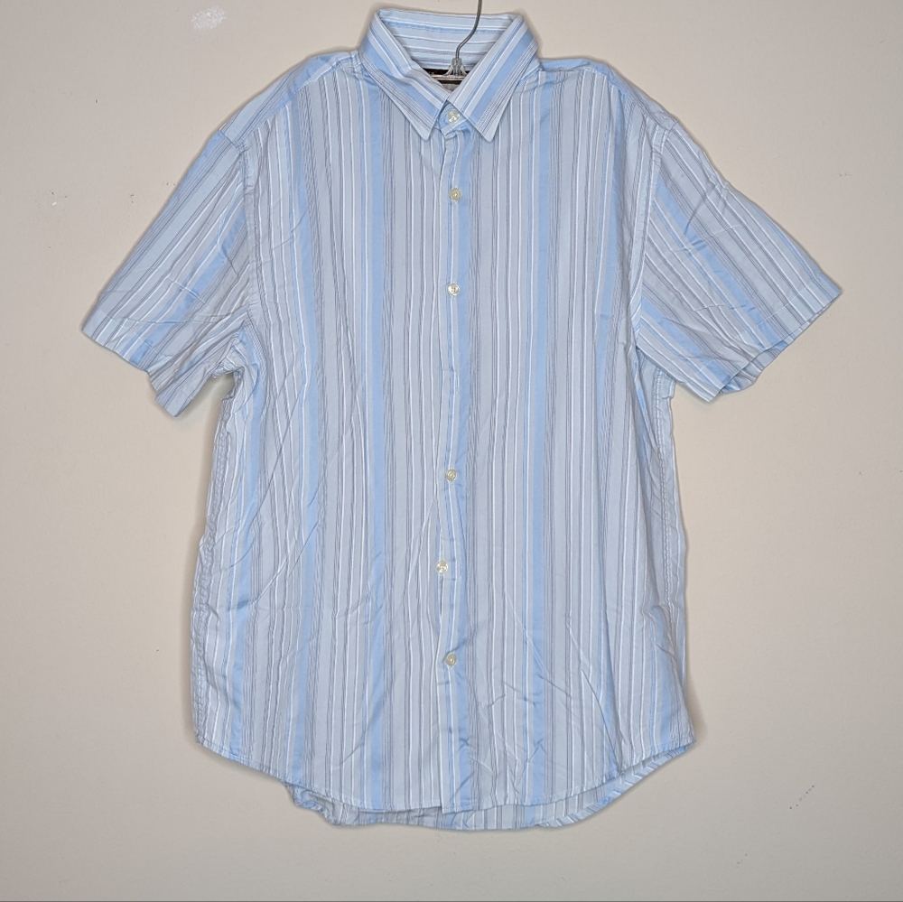 🛍️4 for $14🛍️ Perry Ellis short sleeve Button down shirt